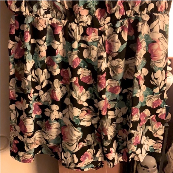 ⭐️2/$25⭐️ BCBGMAXAZRIA Romper - Picture 6 of 12